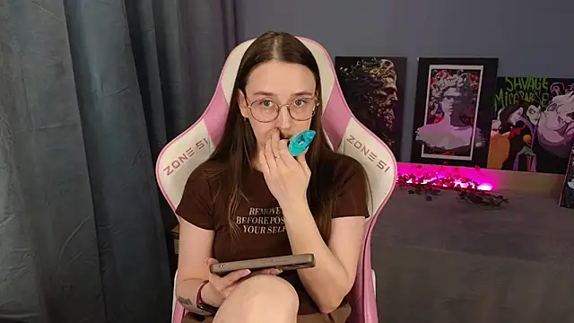 Snapshot of Sweet_frosti chatting on 05-15-26, 02:29 Sweet frosti online show from 05-15-26, 02:29