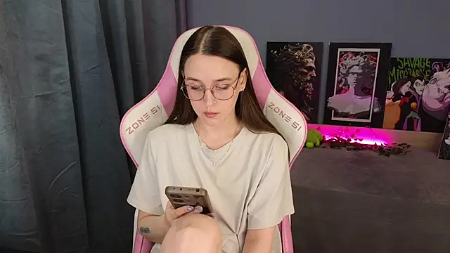 Snapshot of Sweet_frosti chatting on 06-05-26, 03:24 Sweet frosti online show from 06-05-26, 03:24