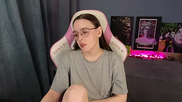 Snapshot of Sweet_frosti chatting on 06-11-26, 02:53 Sweet frosti online show from 06-11-26, 02:53