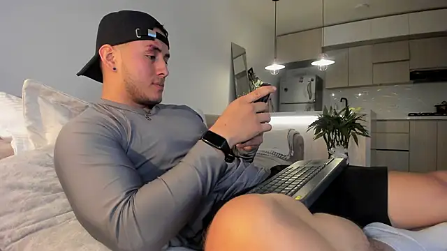 Snapshot of Chriskyle_ chatting on 02-19-25, 02:44 Chriskyle  online show from 02-19-25, 02:44