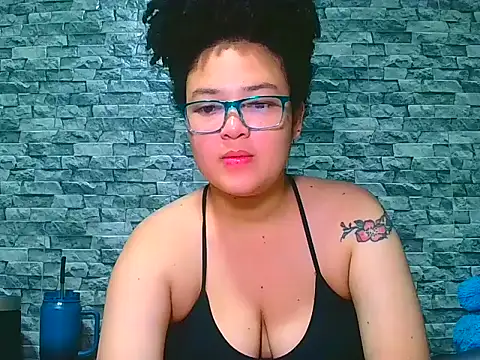 Snapshot of vanellope12 chatting on 03-29-26, 10:04 vanellope12 online show from 03-29-26, 10:04