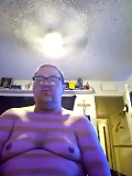 Snapshot of bigfrank6923 chatting on 03-14-26, 04:40 bigfrank6923 online show from 03-14-26, 04:40