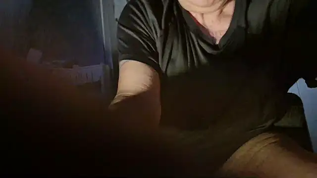 Snapshot of Jude-34000 chatting on 02-25-26, 01:21 Jude-34000 online show from 02-25-26, 01:21