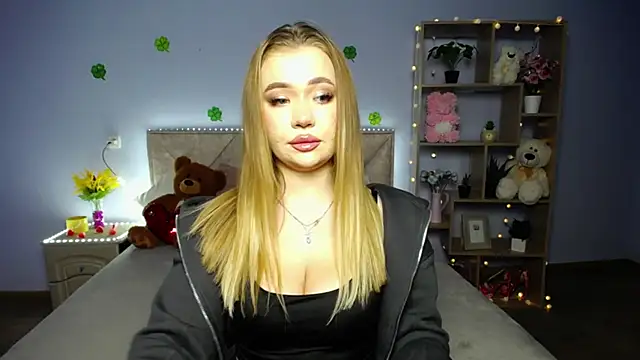 Snapshot of StacyYellig chatting on 03-17-25, 03:36 StacyYellig online show from 03-17-25, 03:36