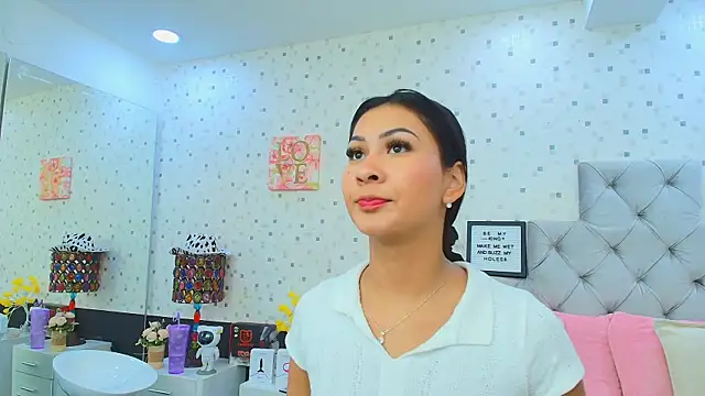 Snapshot of JulietaReyess chatting on 09-10-25, 11:43 JulietaReyess online show from 09-10-25, 11:43