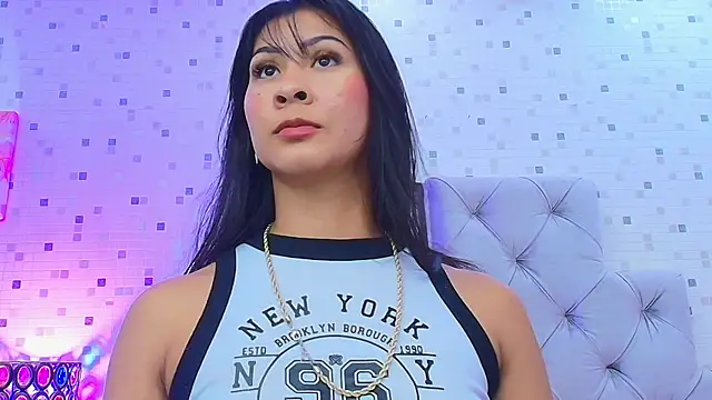 Snapshot of JulietaReyess chatting on 11-30-25, 11:47 JulietaReyess online show from 11-30-25, 11:47