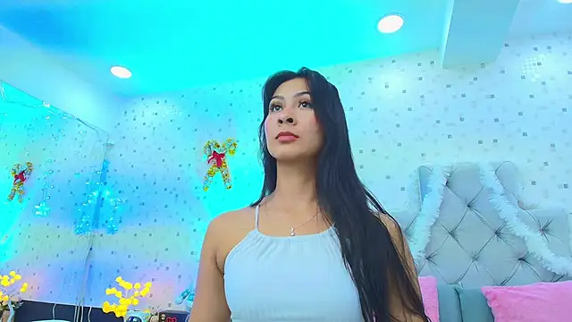 Snapshot of JulietaReyess chatting on 12-15-25, 11:47 JulietaReyess online show from 12-15-25, 11:47