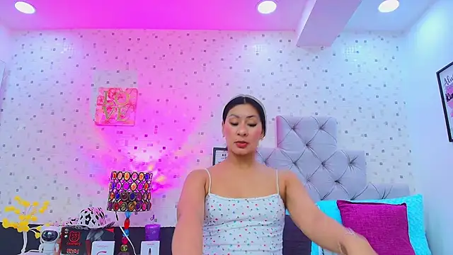 Snapshot of JulietaReyess chatting on 01-09-26, 11:57 JulietaReyess online show from 01-09-26, 11:57