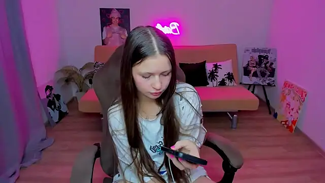 HelloRoxy online show from 10-26-25, 06:14