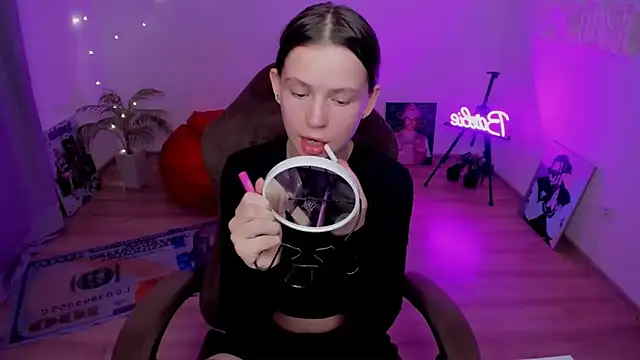 HelloRoxy online show from 03-29-26, 07:58