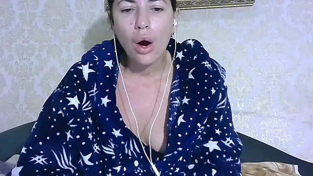 Snapshot of StunnigArt chatting on 09-30-25, 01:43 StunnigArt online show from 09-30-25, 01:43