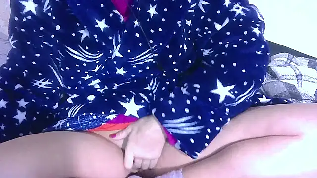 Snapshot of StunnigArt chatting on 01-13-26, 02:17 StunnigArt online show from 01-13-26, 02:17