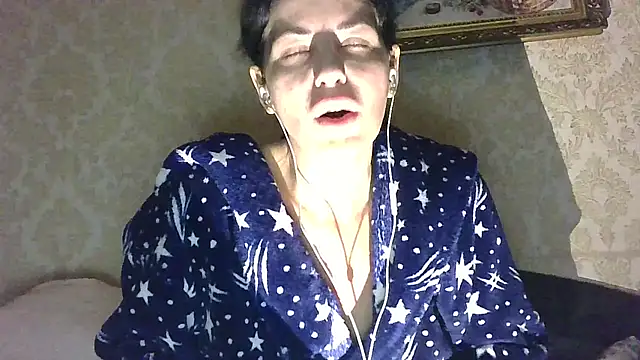 StunnigArt online show from 04-27-26, 01:25