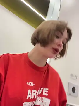 Snapshot of GroteskJane chatting on 02-02-26, 04:17 GroteskJane online show from 02-02-26, 04:17