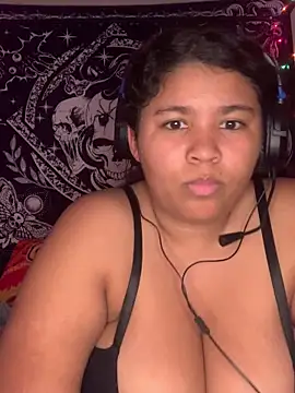 Snapshot of KittyLoroi chatting on 10-22-25, 06:13 KittyLoroi online show from 10-22-25, 06:13