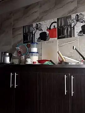 stefanie010 online show from 09-18-25, 05:15