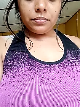 stefanie010 online show from 05-08-26, 03:17