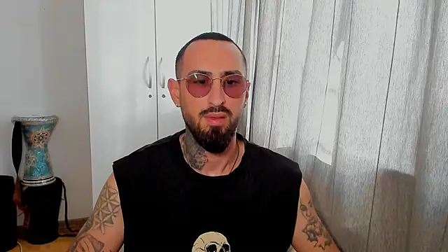 Snapshot of Baddfuckerr chatting on 01-20-25, 12:07 Baddfuckerr online show from 01-20-25, 12:07