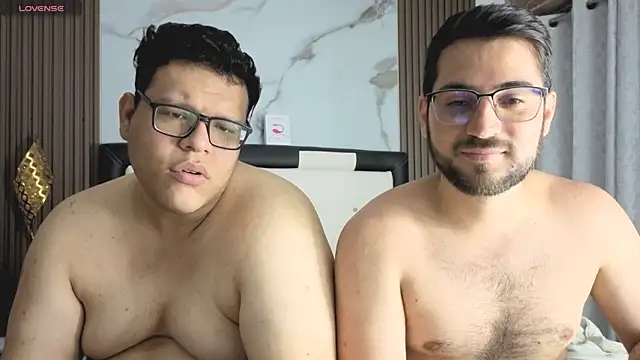 Snapshot of _Araboys_ chatting on 11-12-25, 12:55 Araboys online show from 11-12-25, 12:55