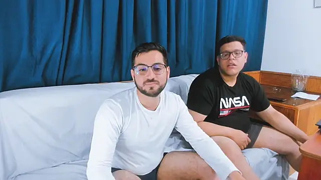 Snapshot of _Araboys_ chatting on 11-29-25, 04:15 Araboys online show from 11-29-25, 04:15