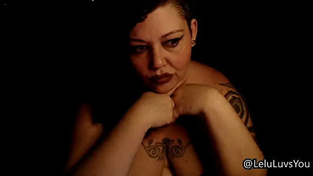 Snapshot of LeluLuvsYou chatting on 04-15-26, 06:42 LeluLuvsYou online show from 04-15-26, 06:42