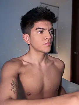 santiago 01 online show from 02-07-25, 01:58