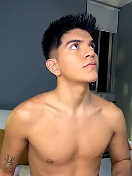 santiago 01 online show from 09-26-25, 01:09