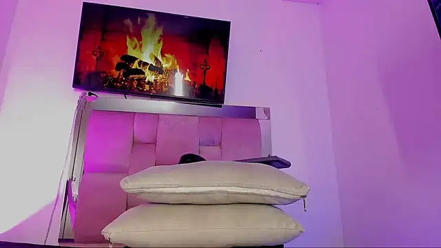 emily lady20 online show from 02-18-25, 10:49