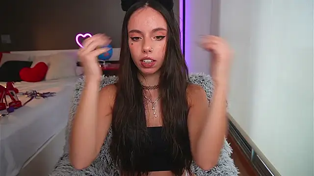 Snapshot of Dayna_Nebula chatting on 01-17-25, 01:35 Dayna Nebula online show from 01-17-25, 01:35