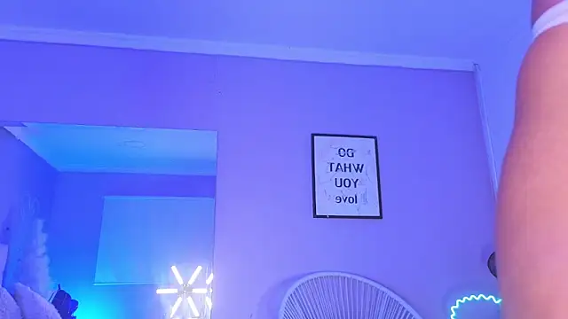 LillyDolls23 online show from 02-02-25, 08:41