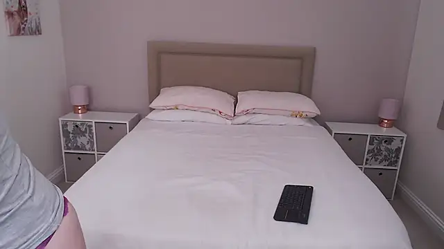 Snapshot of British_Goddess_Anna chatting on 01-03-25, 11:25 British Goddess Anna online show from 01-03-25, 11:25