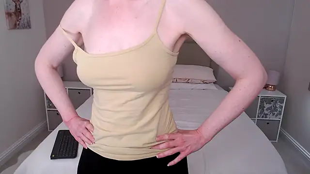 Snapshot of British_Goddess_Anna chatting on 01-21-25, 11:46 British Goddess Anna online show from 01-21-25, 11:46
