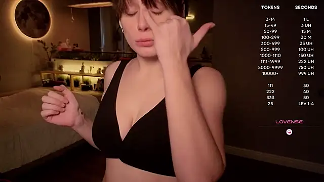 Snapshot of moon_deity_ chatting on 10-13-25, 02:39 moon deity online show from 10-13-25, 02:39