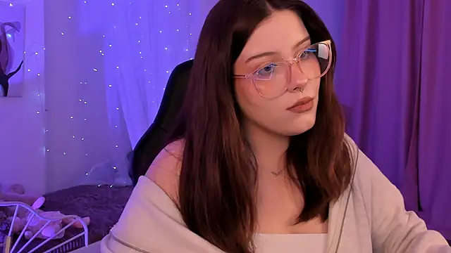 Snapshot of CoralineKeyns chatting on 01-21-25, 05:16 CoralineKeyns online show from 01-21-25, 05:16