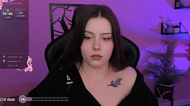 Snapshot of CoralineKeyns chatting on 01-28-25, 11:38 CoralineKeyns online show from 01-28-25, 11:38