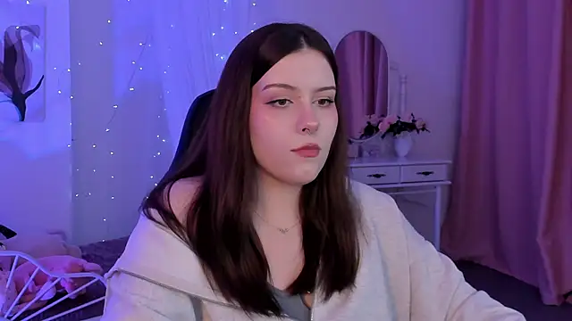 Snapshot of CoralineKeyns chatting on 02-06-25, 11:54 CoralineKeyns online show from 02-06-25, 11:54