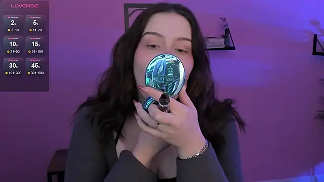 Snapshot of CoralineKeyns chatting on 02-19-25, 05:27 CoralineKeyns online show from 02-19-25, 05:27