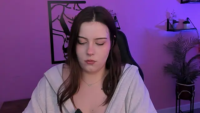 Snapshot of CoralineKeyns chatting on 03-06-25, 11:58 CoralineKeyns online show from 03-06-25, 11:58