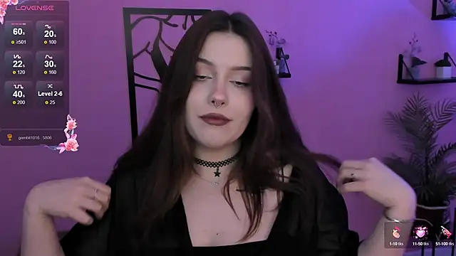 Snapshot of CoralineKeyns chatting on 03-11-25, 08:52 CoralineKeyns online show from 03-11-25, 08:52