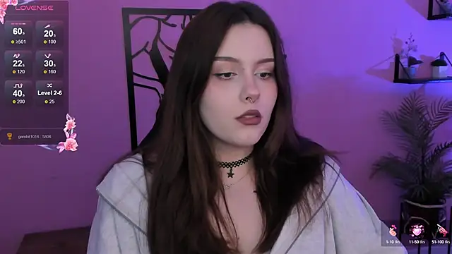 Snapshot of CoralineKeyns chatting on 03-11-25, 12:06 CoralineKeyns online show from 03-11-25, 12:06