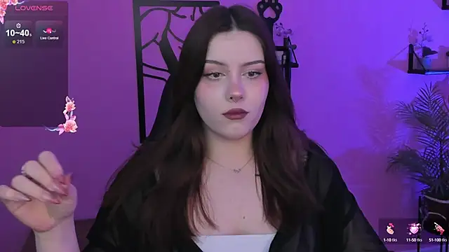 Snapshot of CoralineKeyns chatting on 03-18-25, 05:31 CoralineKeyns online show from 03-18-25, 05:31