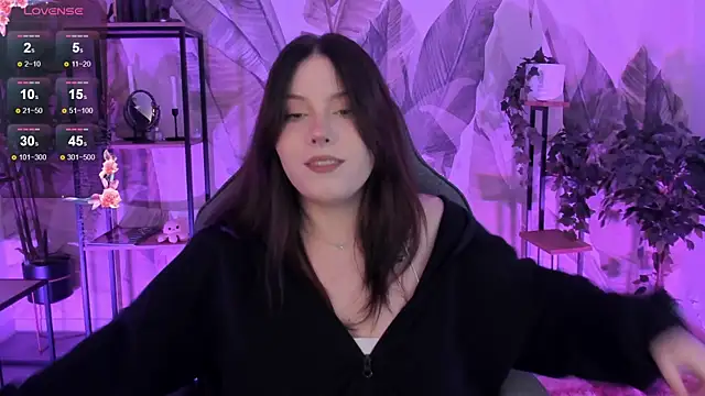 Snapshot of CoralineKeyns chatting on 09-28-25, 05:24 CoralineKeyns online show from 09-28-25, 05:24