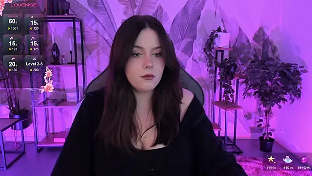 Snapshot of CoralineKeyns chatting on 10-14-25, 03:18 CoralineKeyns online show from 10-14-25, 03:18