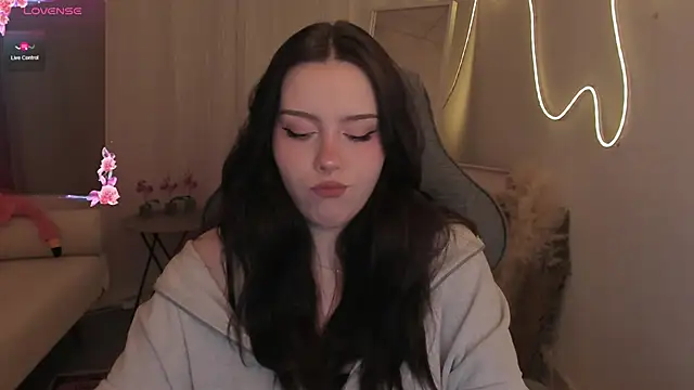 CoralineKeyns online show from 03-12-26, 05:46