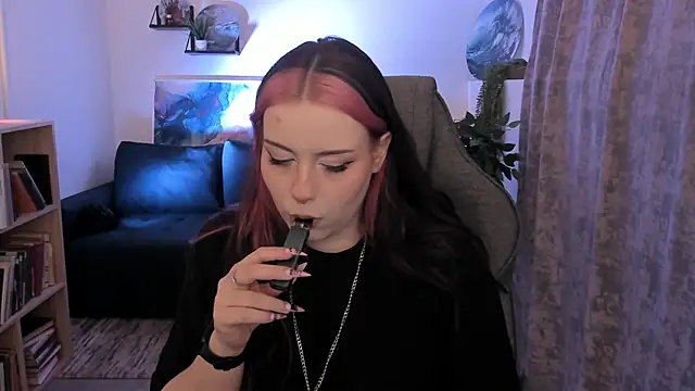 CoralineKeyns online show from 05-21-26, 07:15