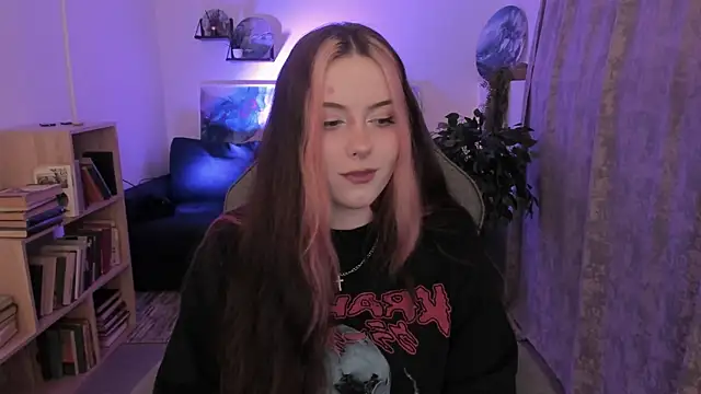 CoralineKeyns online show from 07-04-26, 02:07