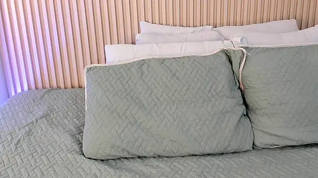 daiana curly online show from 10-14-25, 08:20