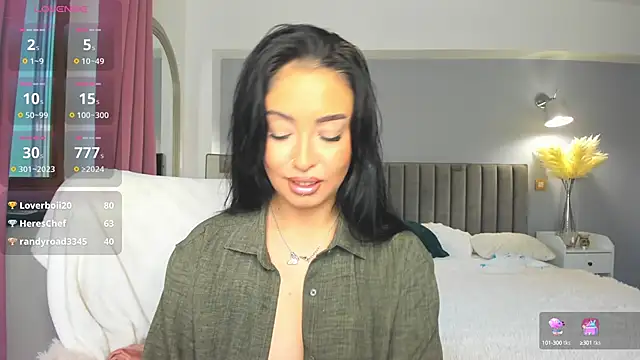 Snapshot of Awesome_Jolie chatting on 10-14-25, 06:58 Awesome Jolie online show from 10-14-25, 06:58