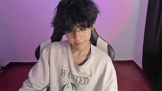 Snapshot of Alan26_ chatting on 01-21-25, 03:37 Alan26 online show from 01-21-25, 03:37