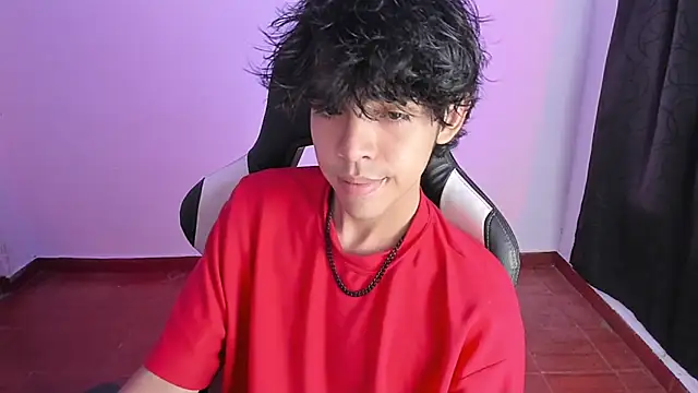 Snapshot of Alan26_ chatting on 02-18-25, 02:16 Alan26 online show from 02-18-25, 02:16